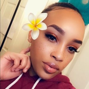 Meet your Posher, Monifa